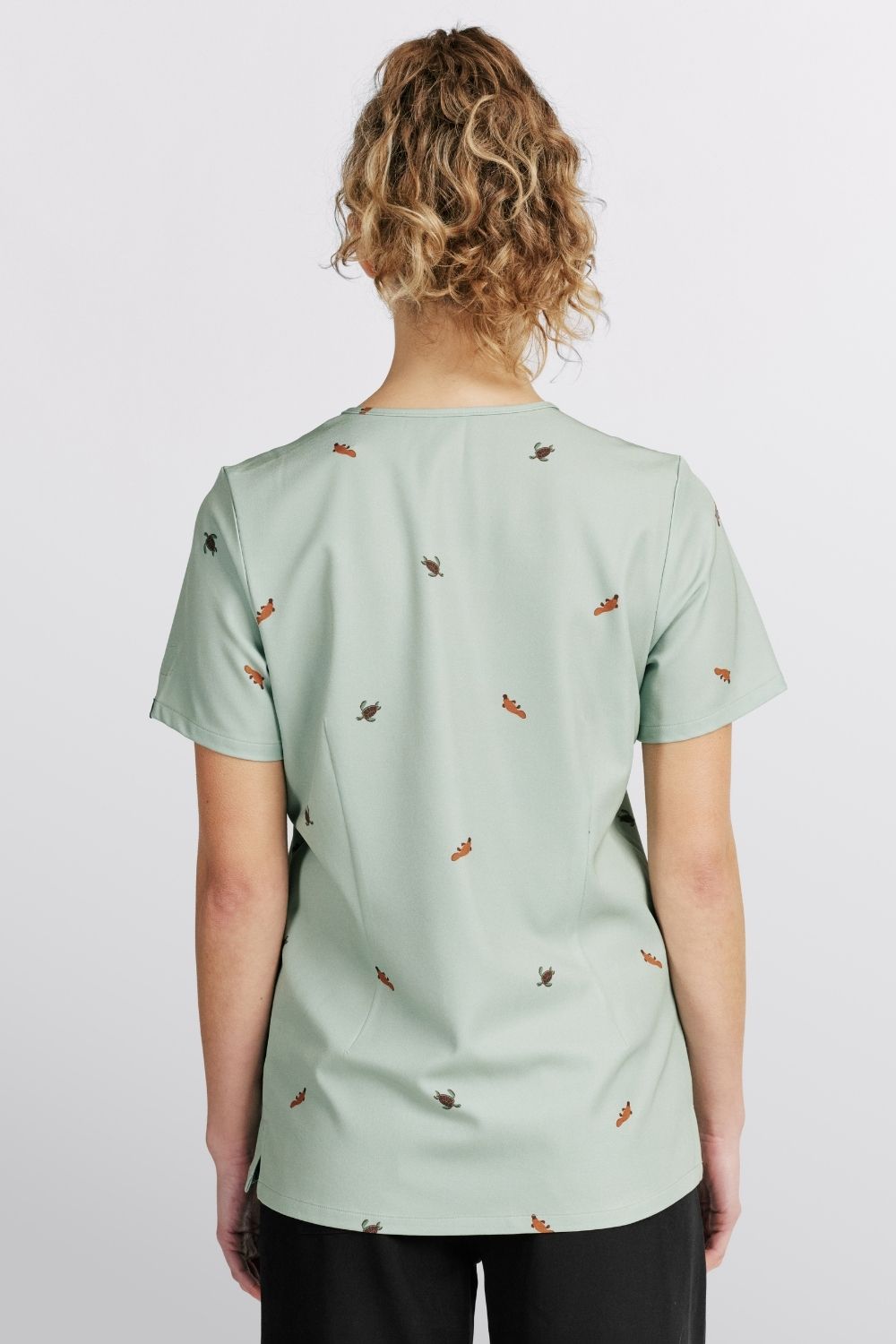 Freshwater Friends Women’s 3-Pocket Scrub Top