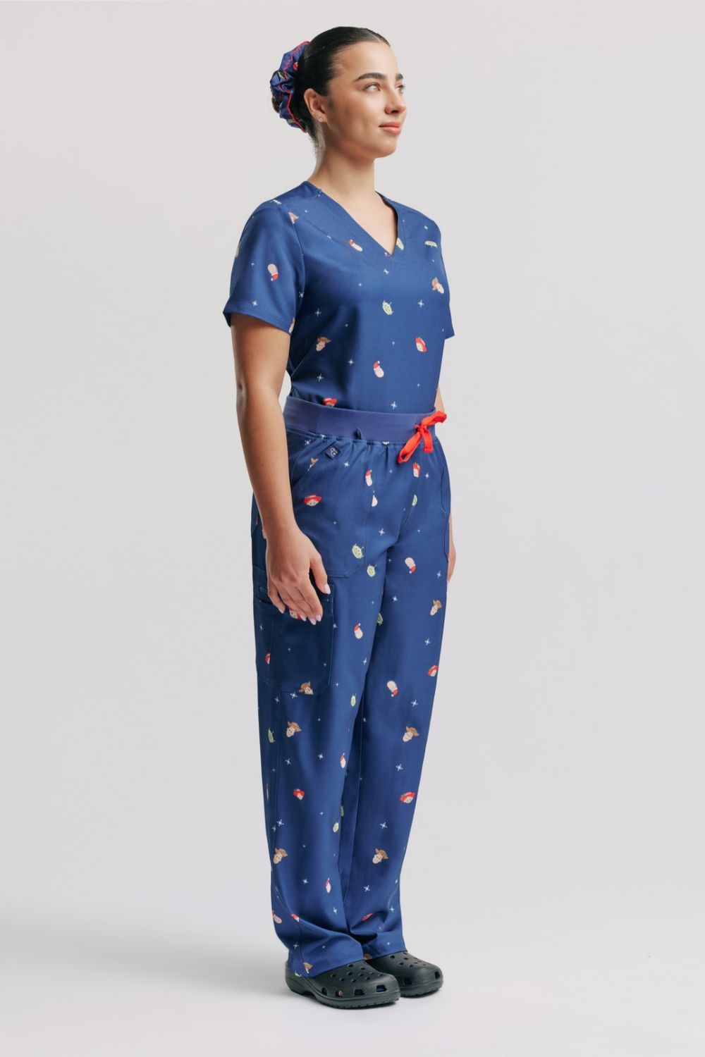 Disney & Pixar’s Toy Story Women’s Printed Scrub Set, Ho Ho Howdy